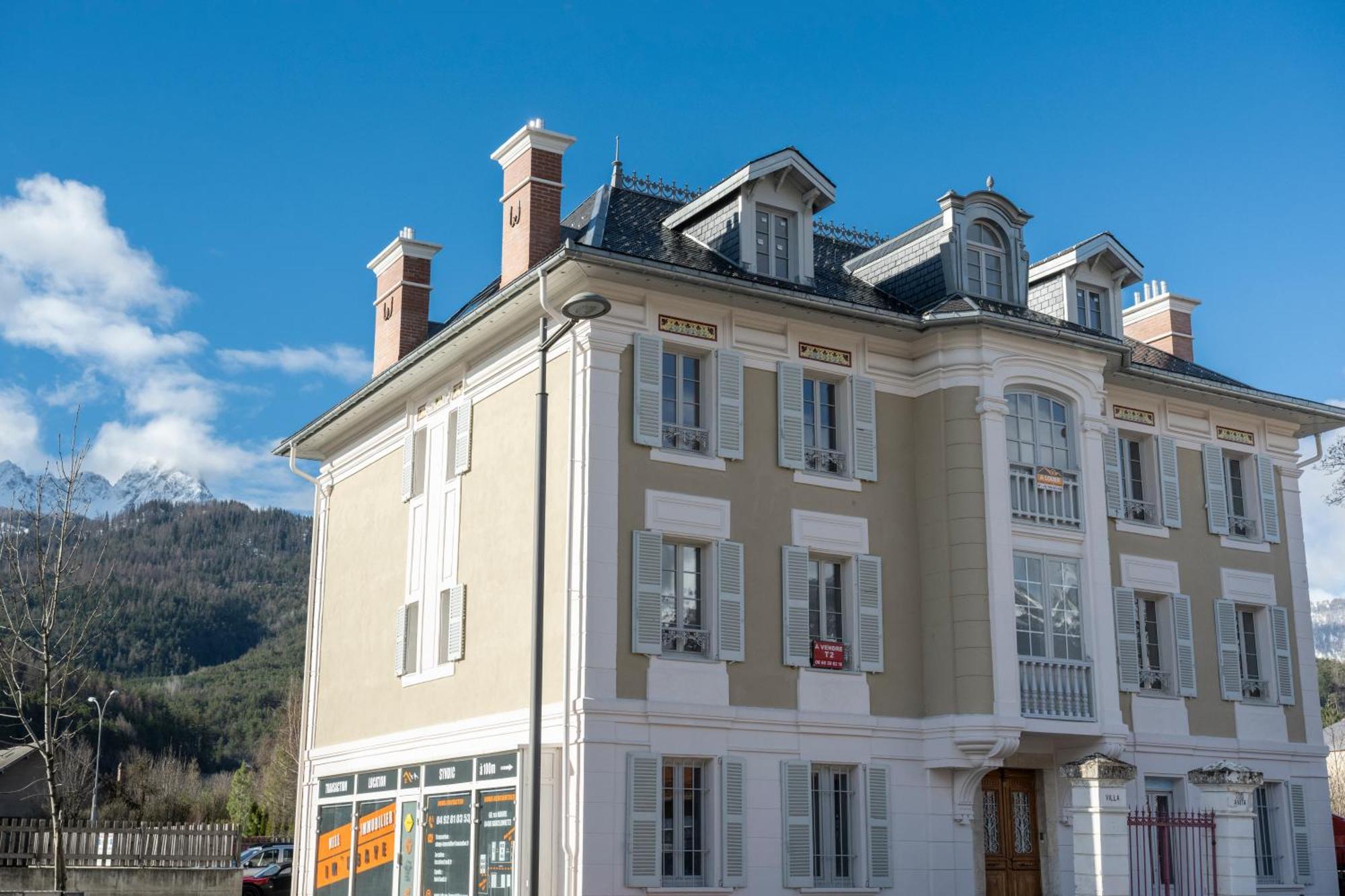 Petite Anita - Centre Ville - Parking Prive Barcelonnette Dış mekan fotoğraf