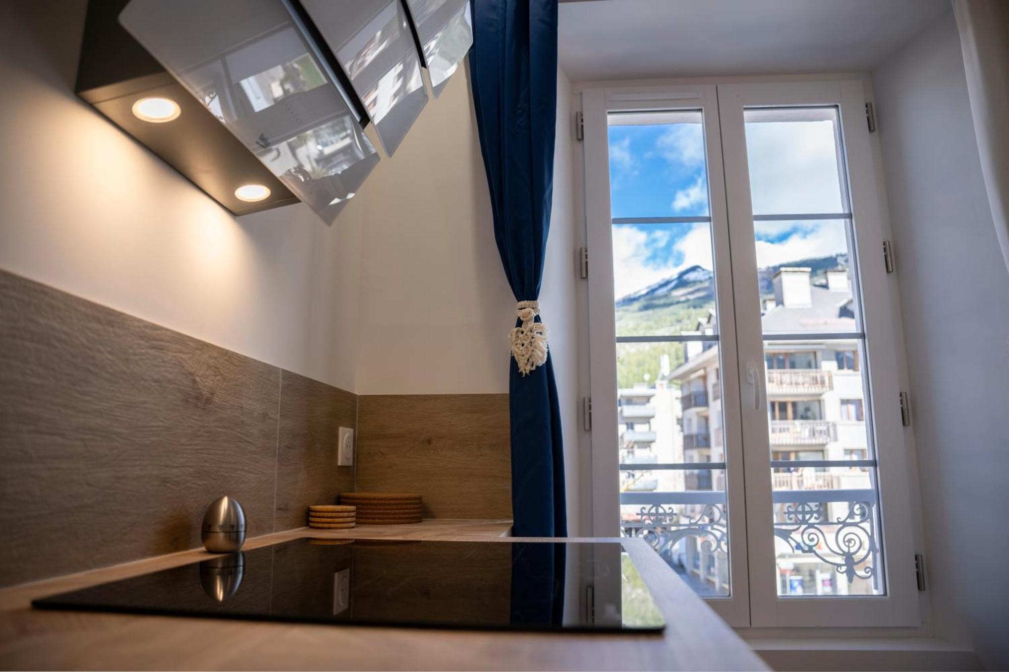 Petite Anita - Centre Ville - Parking Prive Barcelonnette Dış mekan fotoğraf